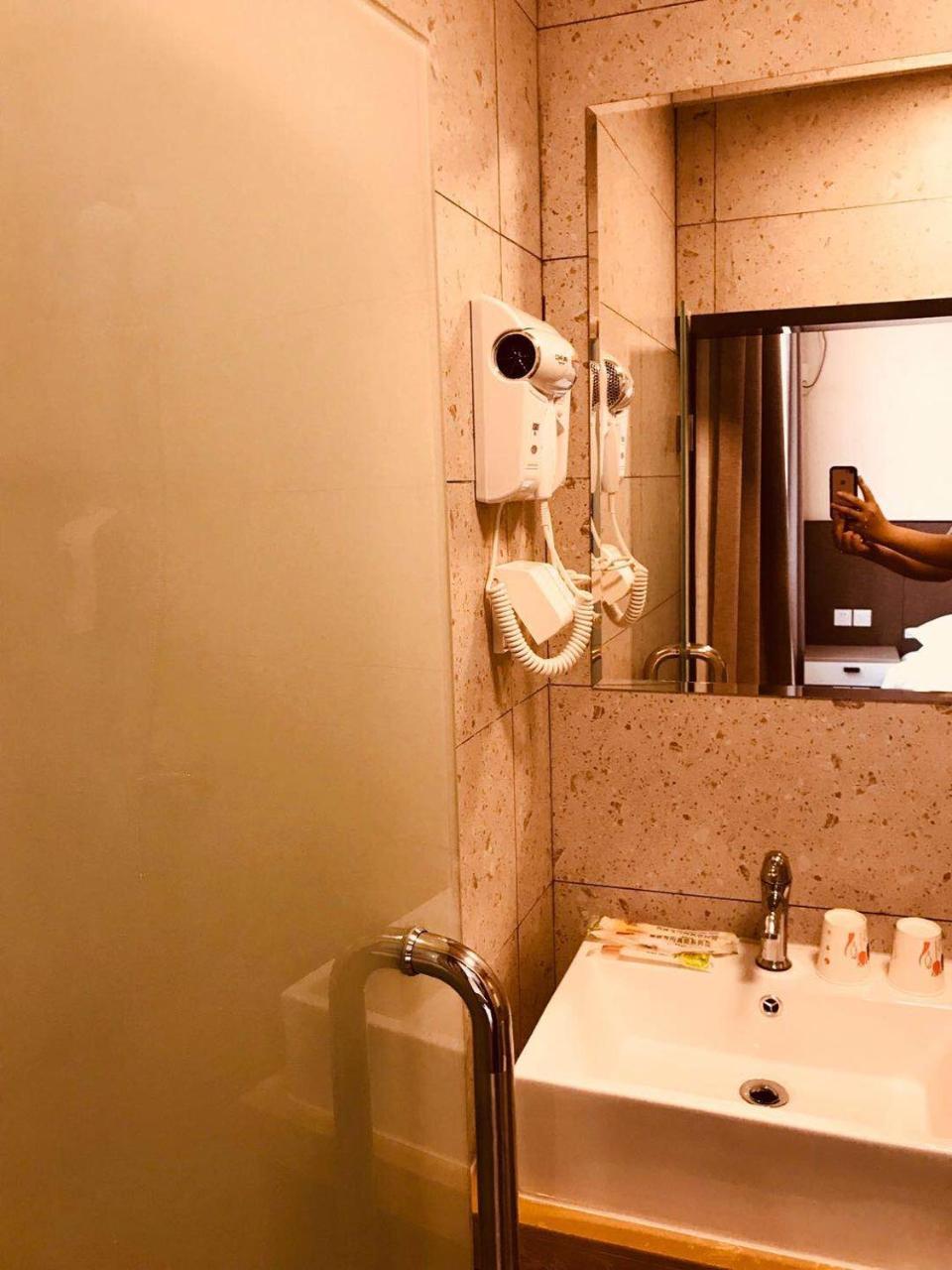 Beijing Xinhuayuan Hotel Exteriör bild